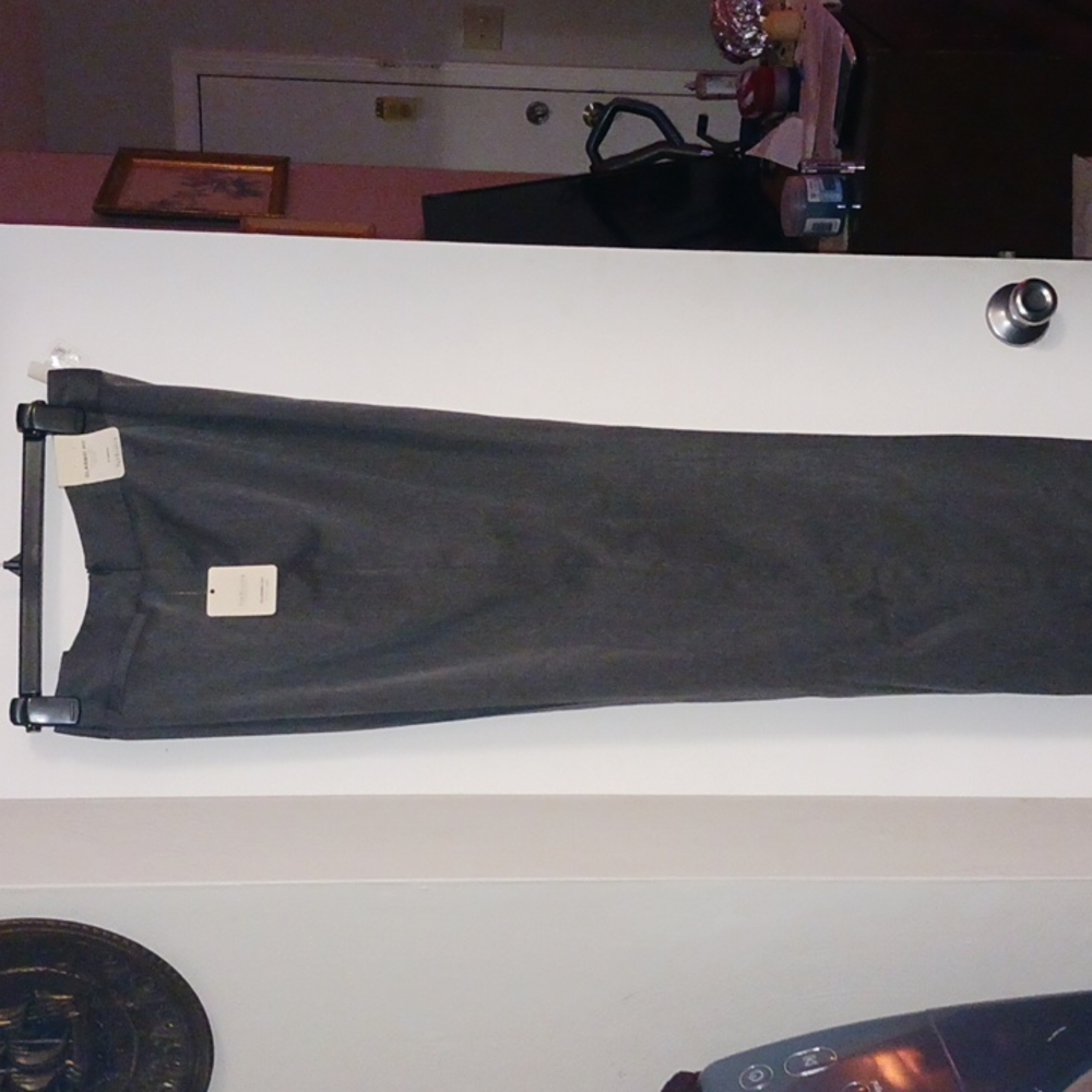NWT Van Heusen Classic Fit Womens Trousers